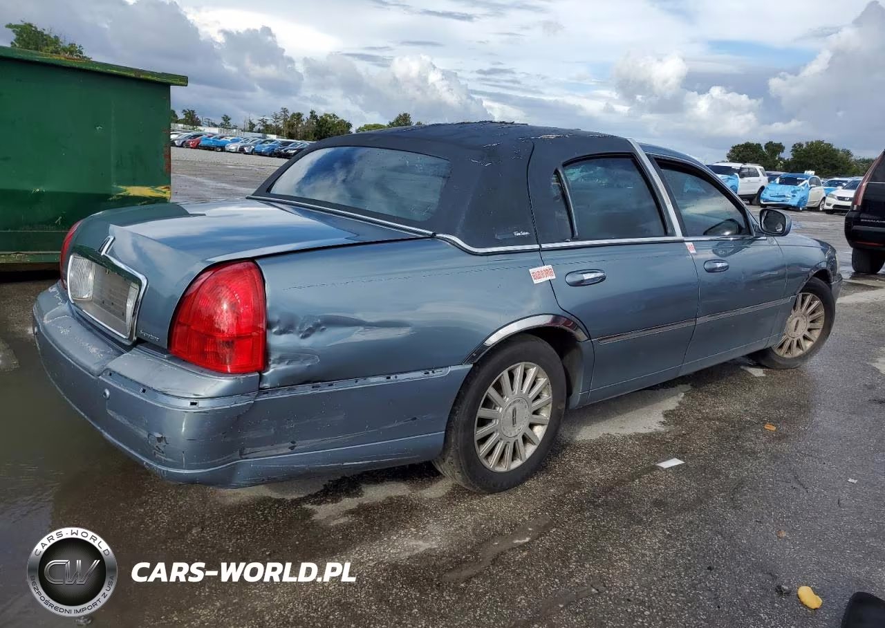 2004 Lincoln Town Car Executive VIN:1LNHM81W84Y669323 - 3