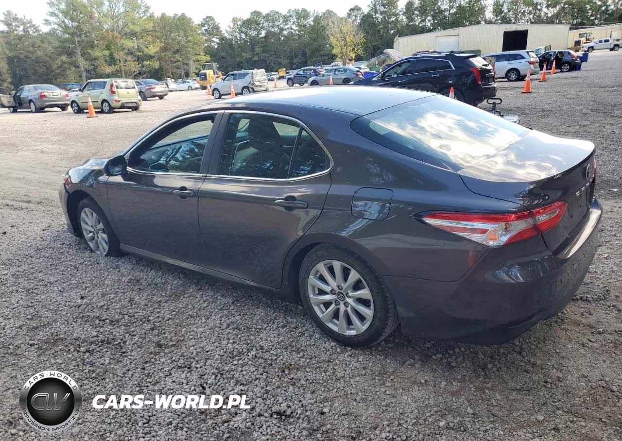 2018 Toyota Camry L VIN:4T1B11HK1JU021141 - 2