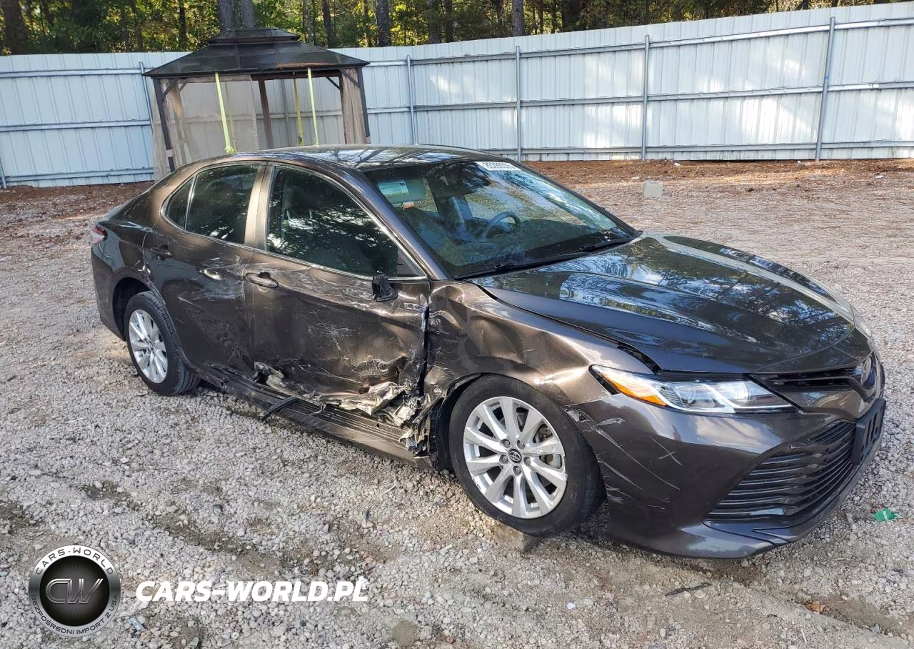 2018 Toyota Camry L VIN:4T1B11HK1JU021141 - 4