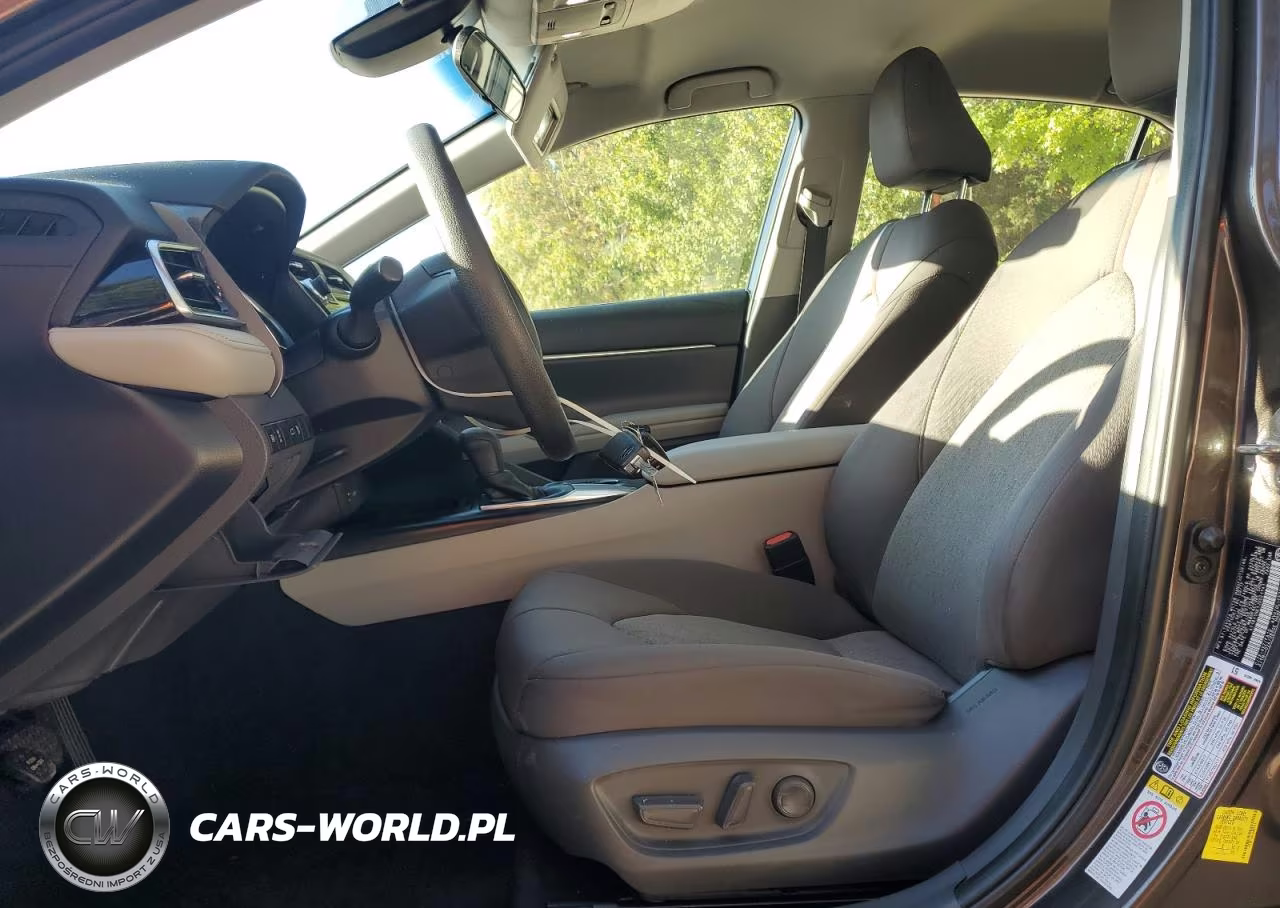 2018 Toyota Camry L VIN:4T1B11HK1JU021141 - 7