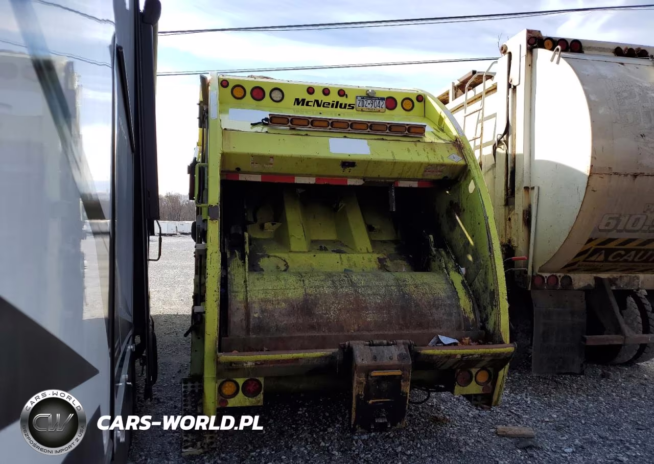 2013 Peterbilt 320 Refuse Truck VIN:3BPZL50X8DF176973 - 3