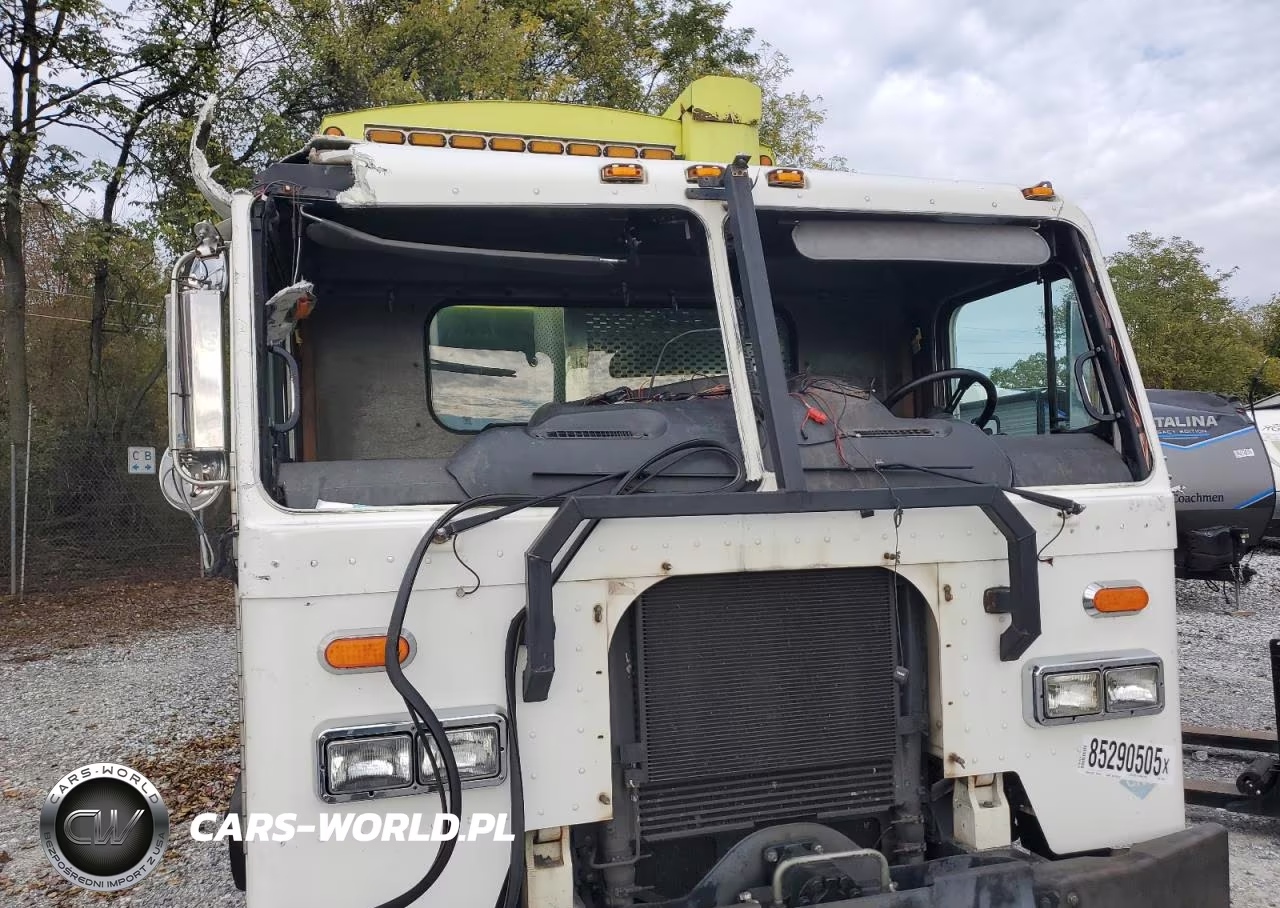 2013 Peterbilt 320 Refuse Truck VIN:3BPZL50X8DF176973 - 9