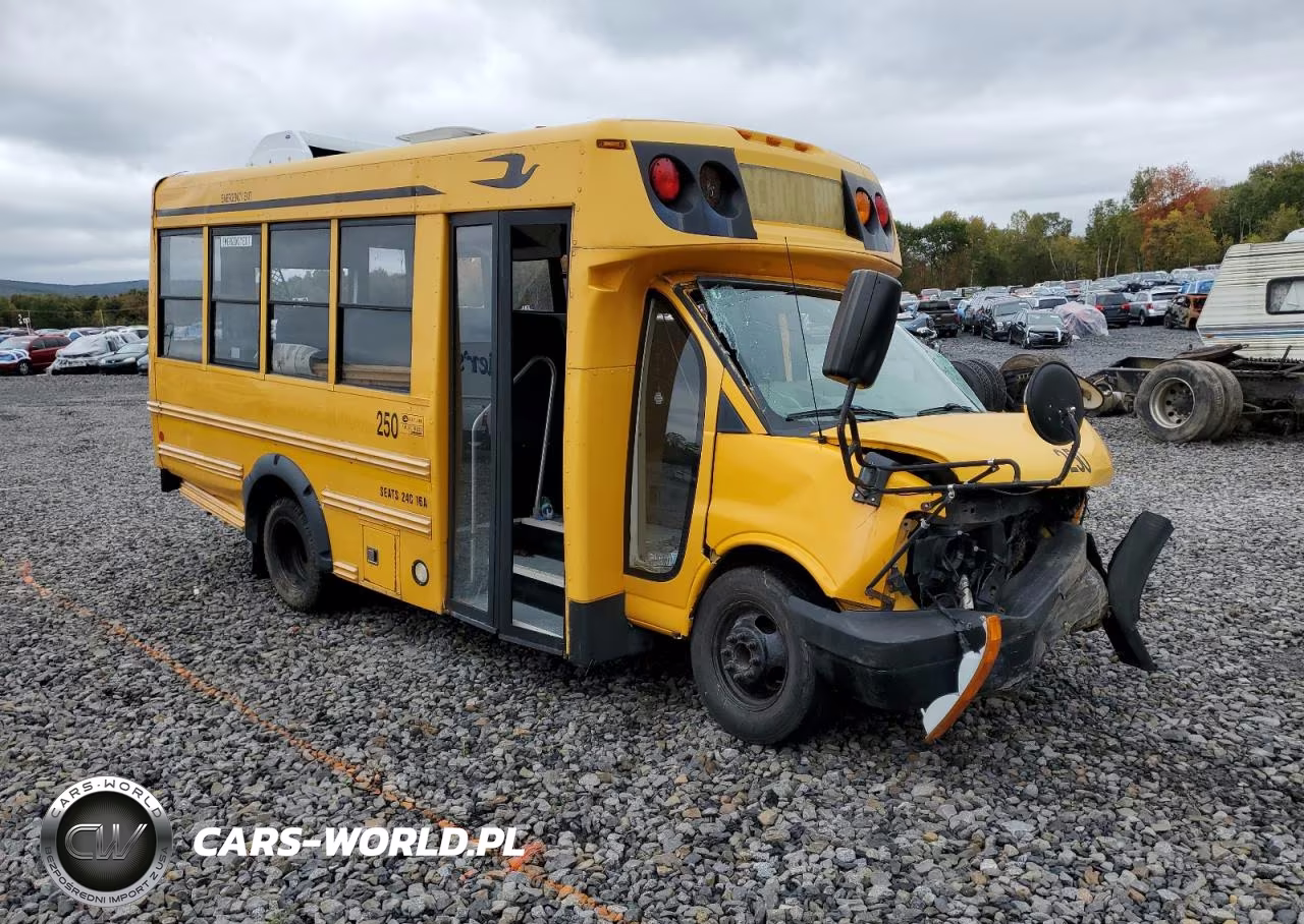 2010 Chevrolet Express G3500 VIN:1GB6G2AG4A1172626 - 4