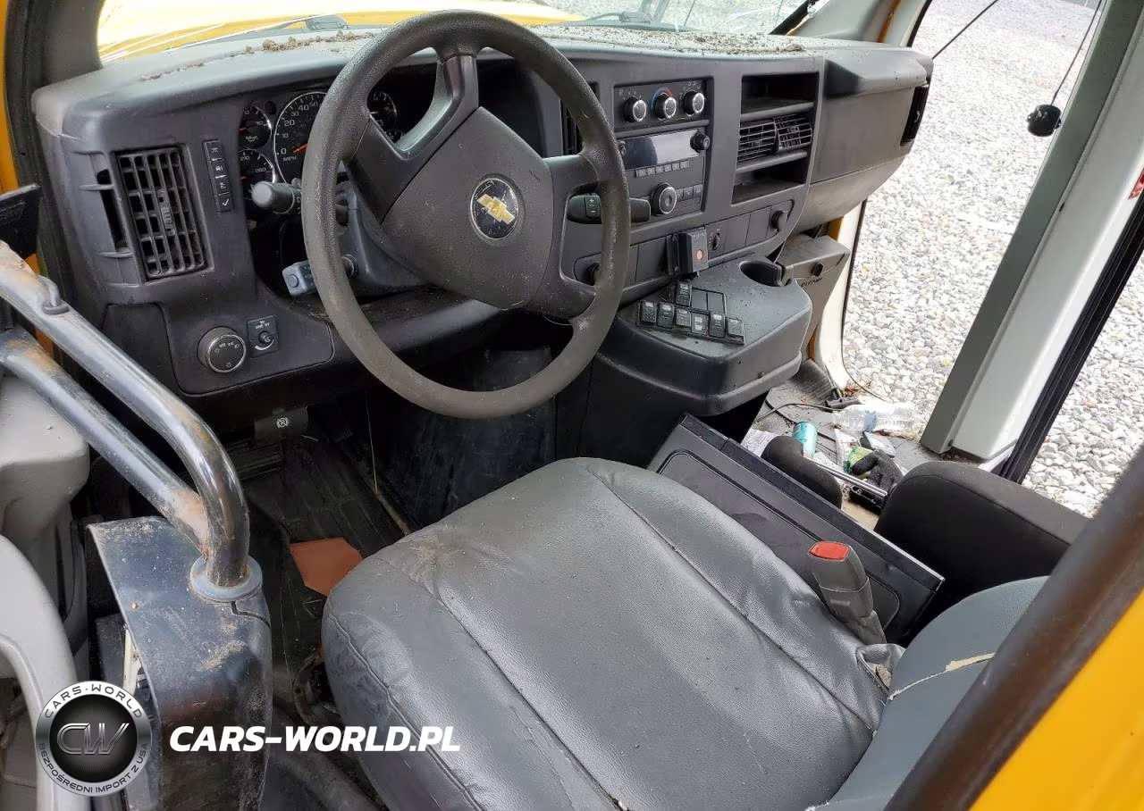 2010 Chevrolet Express G3500 VIN:1GB6G2AG4A1172626 - 8