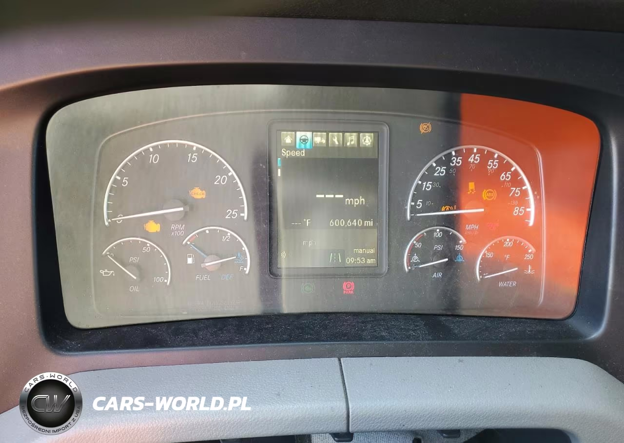 2019 Freightliner Cascadia 126 Semi Truck VIN:3AKJHHDR8KSKC5118 - 8