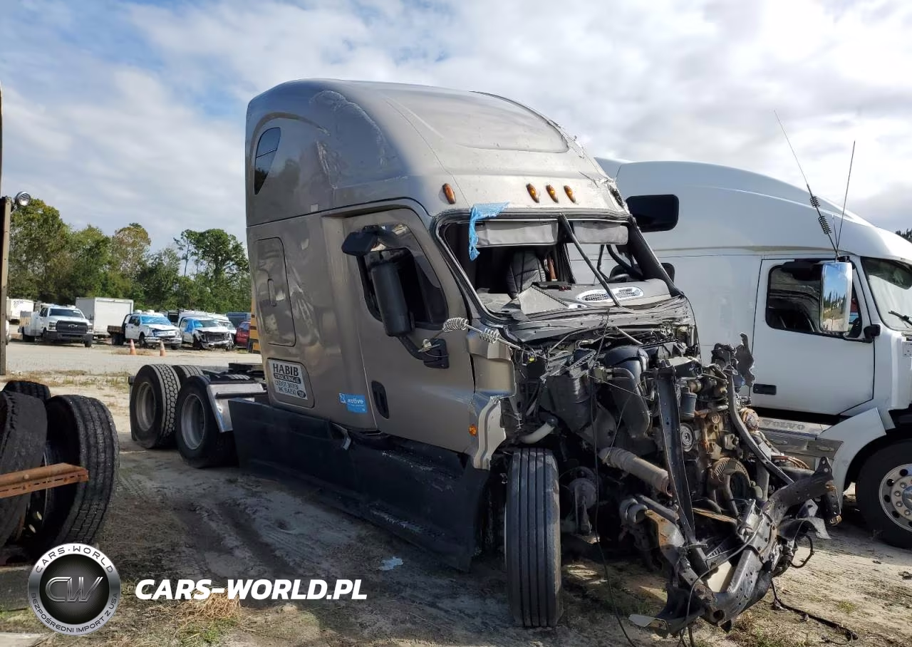 2015 Freightliner Cascadia Semi Truck