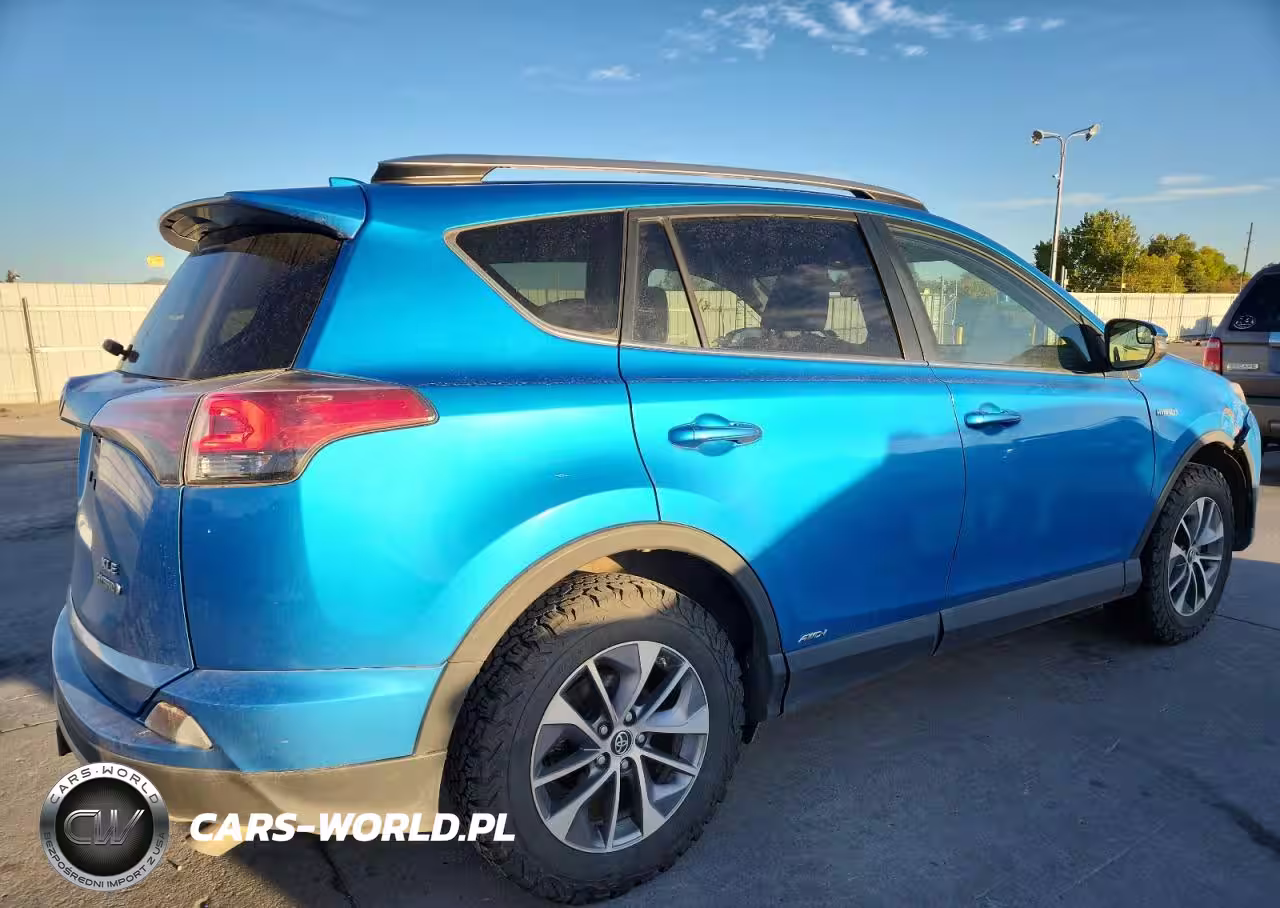2018 Toyota Rav4 Hv Le VIN:JTMRJREV2JD187989 - 3