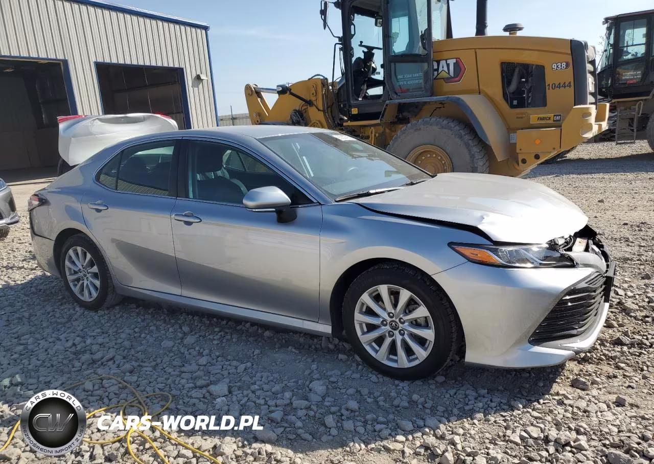 2019 Toyota Camry L VIN:4T1B11HK4KU727909 - 4