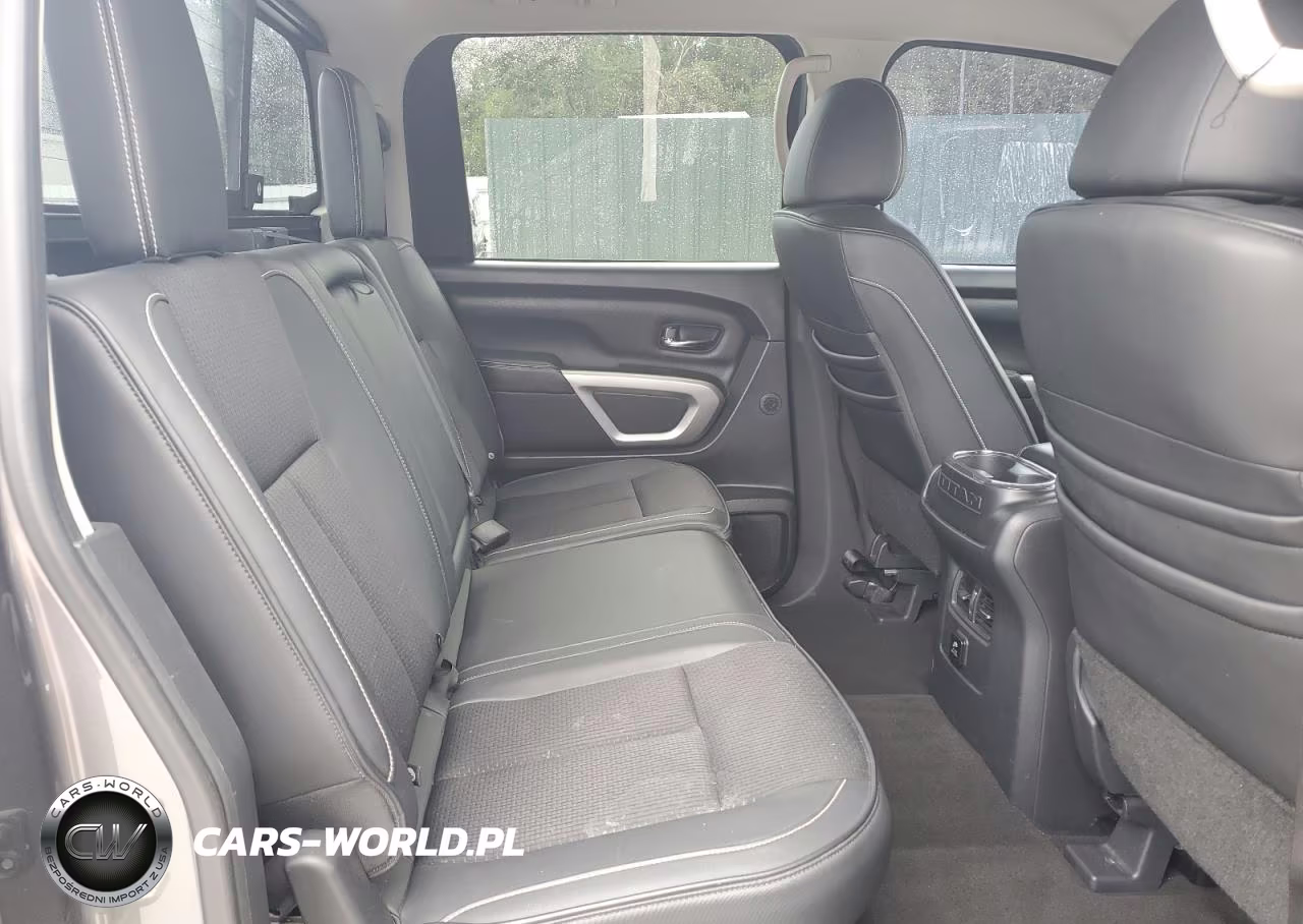 2018 Nissan Titan VIN:1N6AA1E57JN529376 - 10