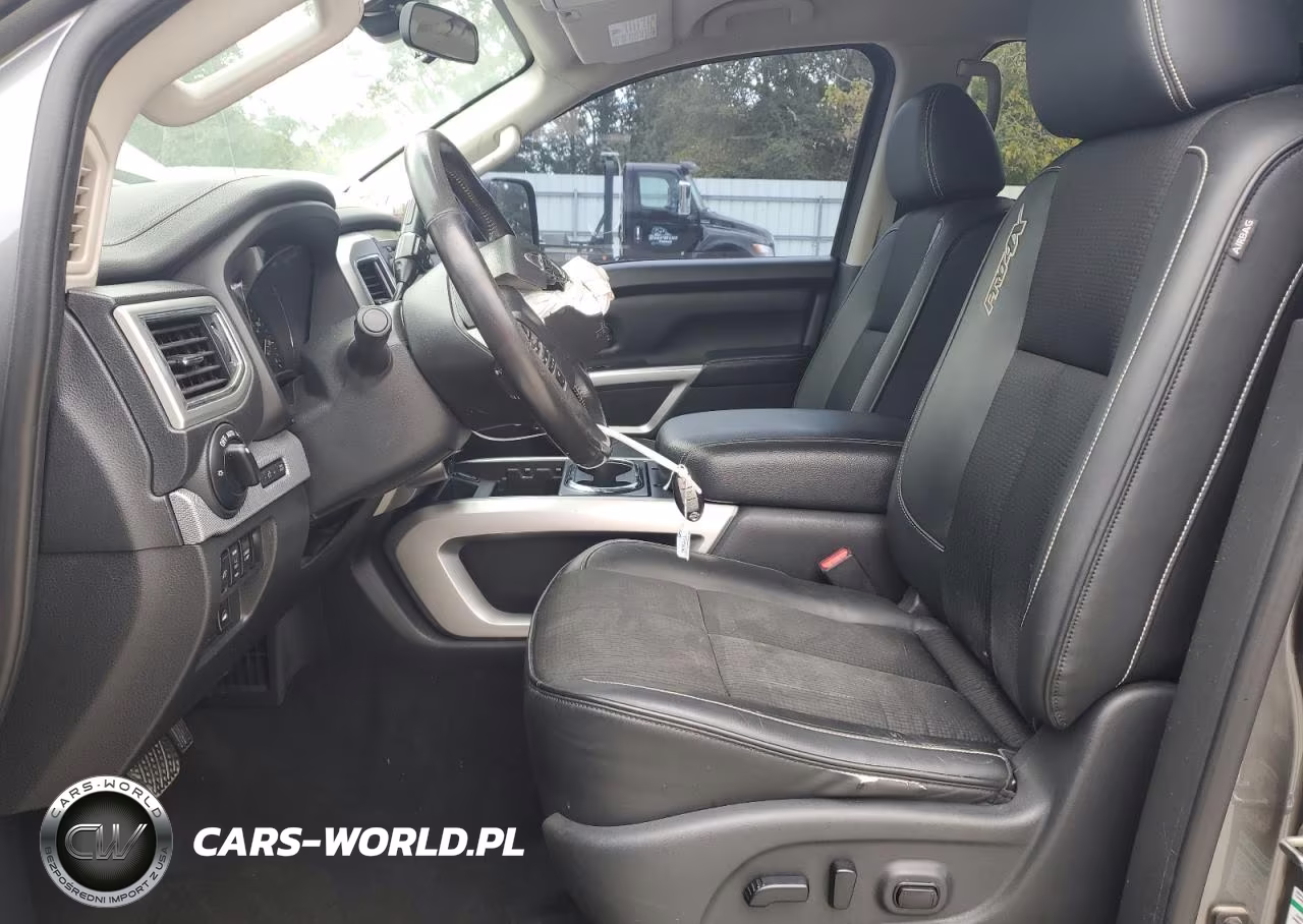 2018 Nissan Titan VIN:1N6AA1E57JN529376 - 7
