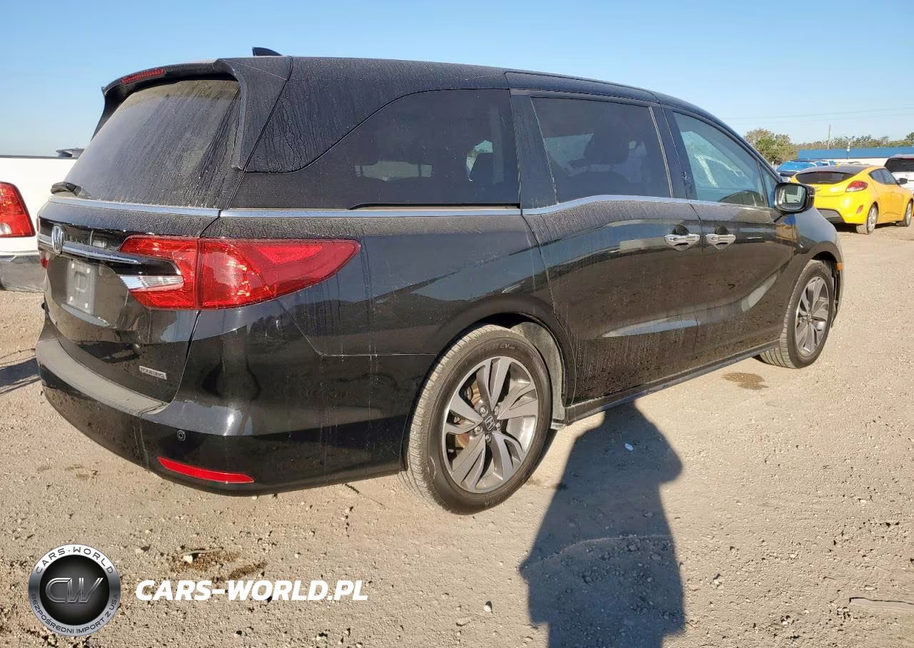 2023 Honda Odyssey Touring VIN:5FNRL6H83PB000016 - 3