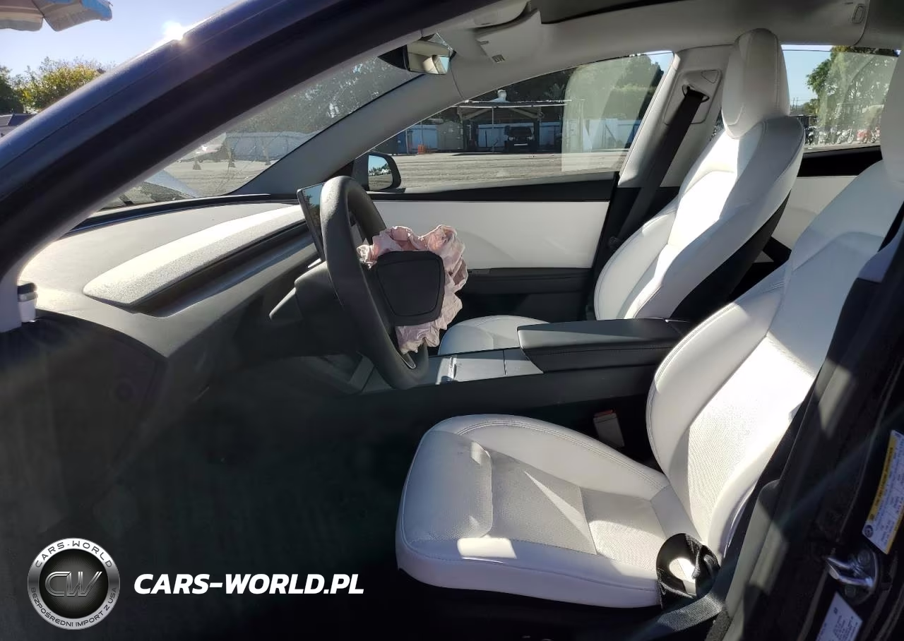 2025 Tesla Model 3 VIN:5YJ3E1EA9SF943076 - 7