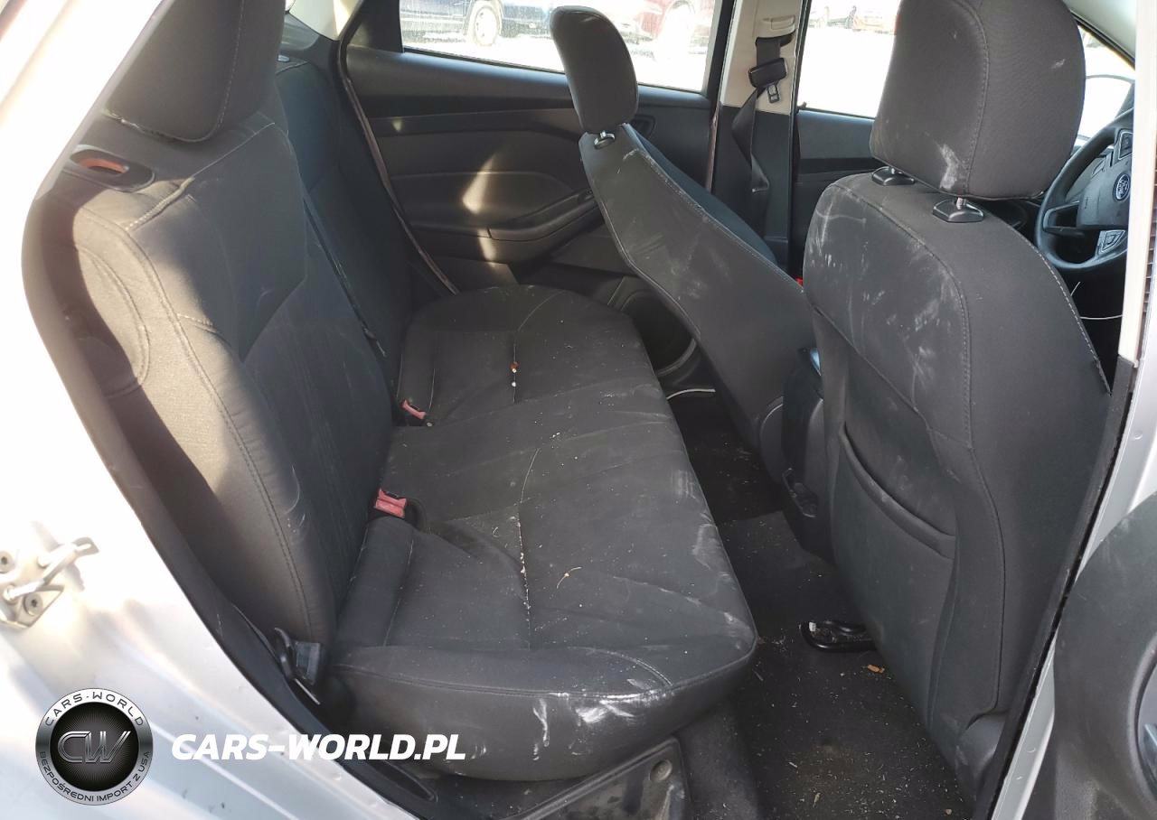 2015 Ford Focus Se VIN:1FADP3F22FL374825 - 10