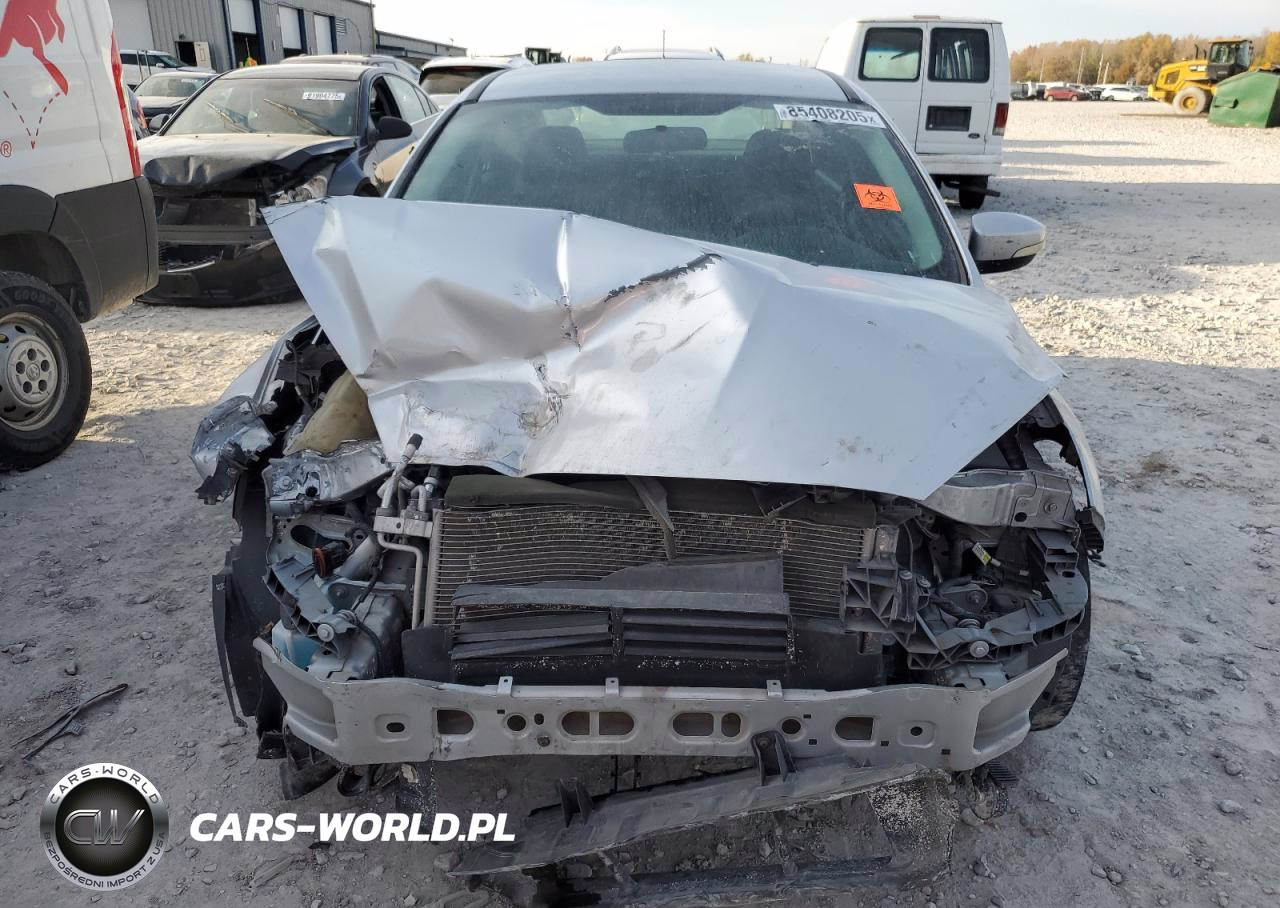 2015 Ford Focus Se VIN:1FADP3F22FL374825 - 5