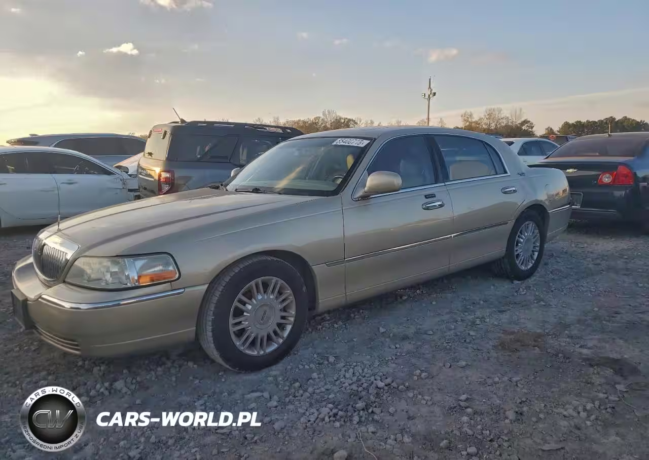 2007 Lincoln Town Car Signature Limited