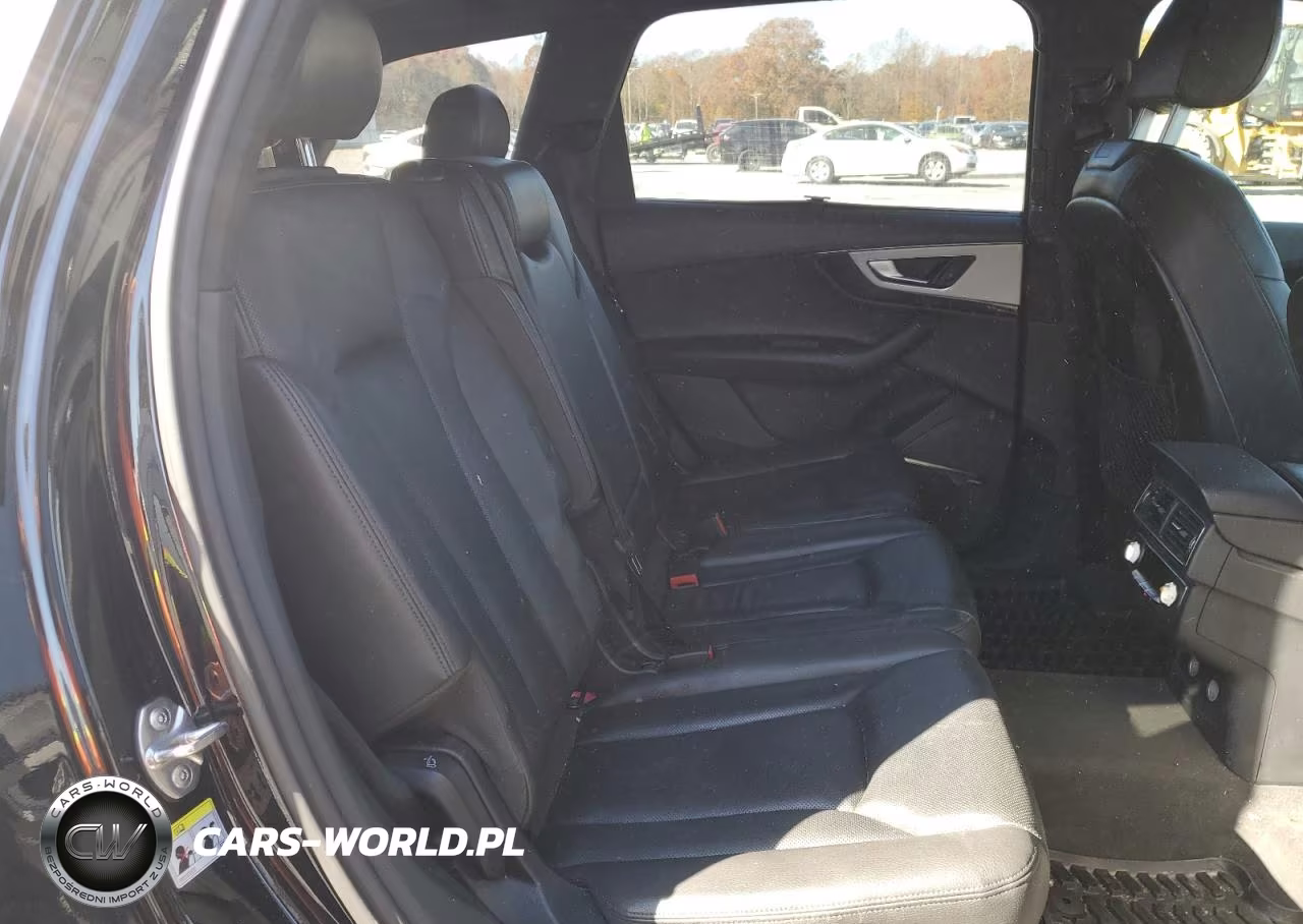 2018 Audi Q7 Premium Plus VIN:WA1LHAF71JD031696 - 11