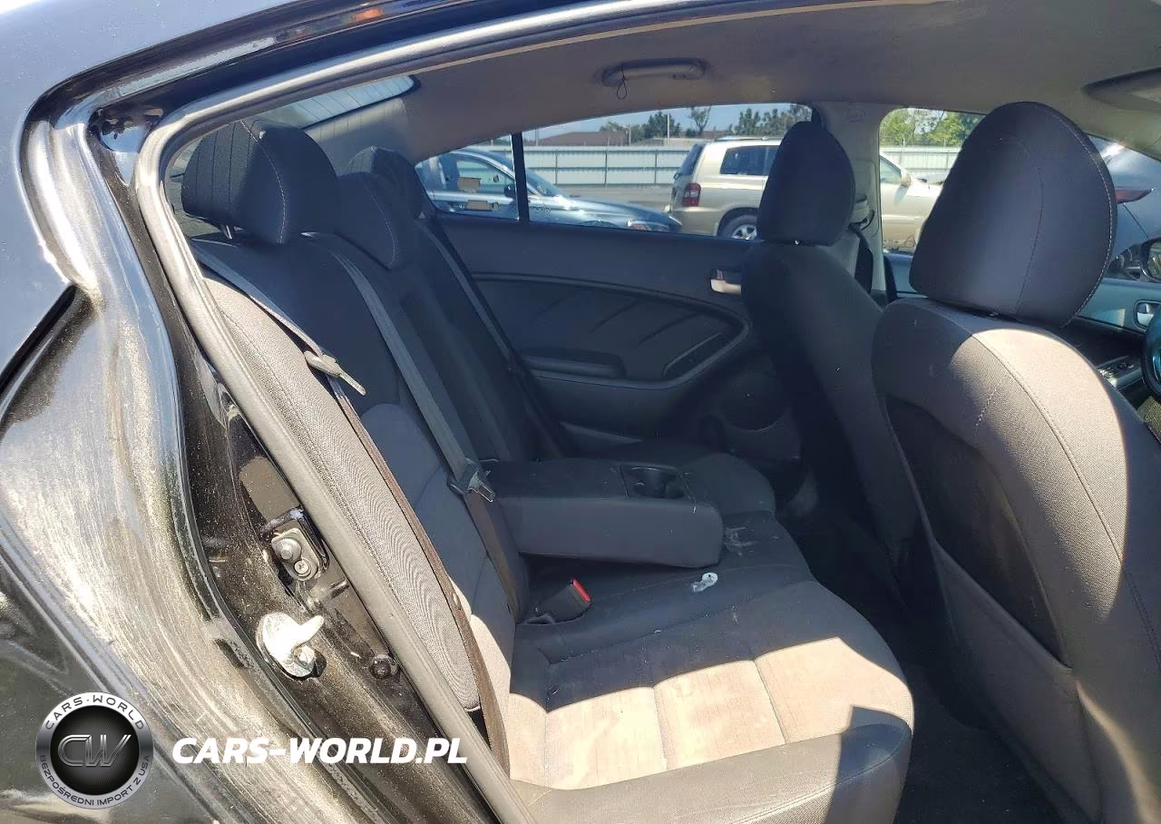 2018 Kia Forte Lx VIN:3KPFL4A79JE257087 - 10