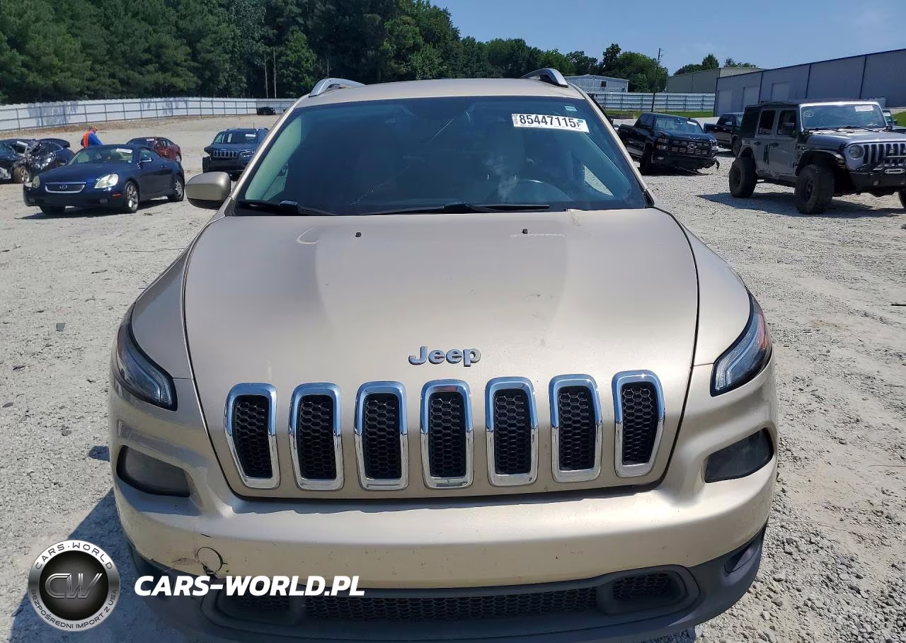 2015 Jeep Cherokee Latitude VIN:1C4PJLCB6FW516850 - 5
