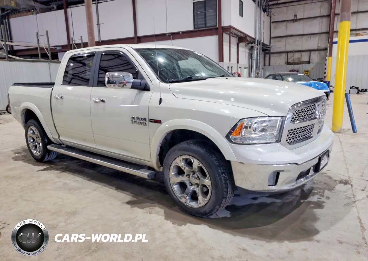 2018 Ram 1500 Laramie VIN:1C6RR7NM6JS309261 - 4