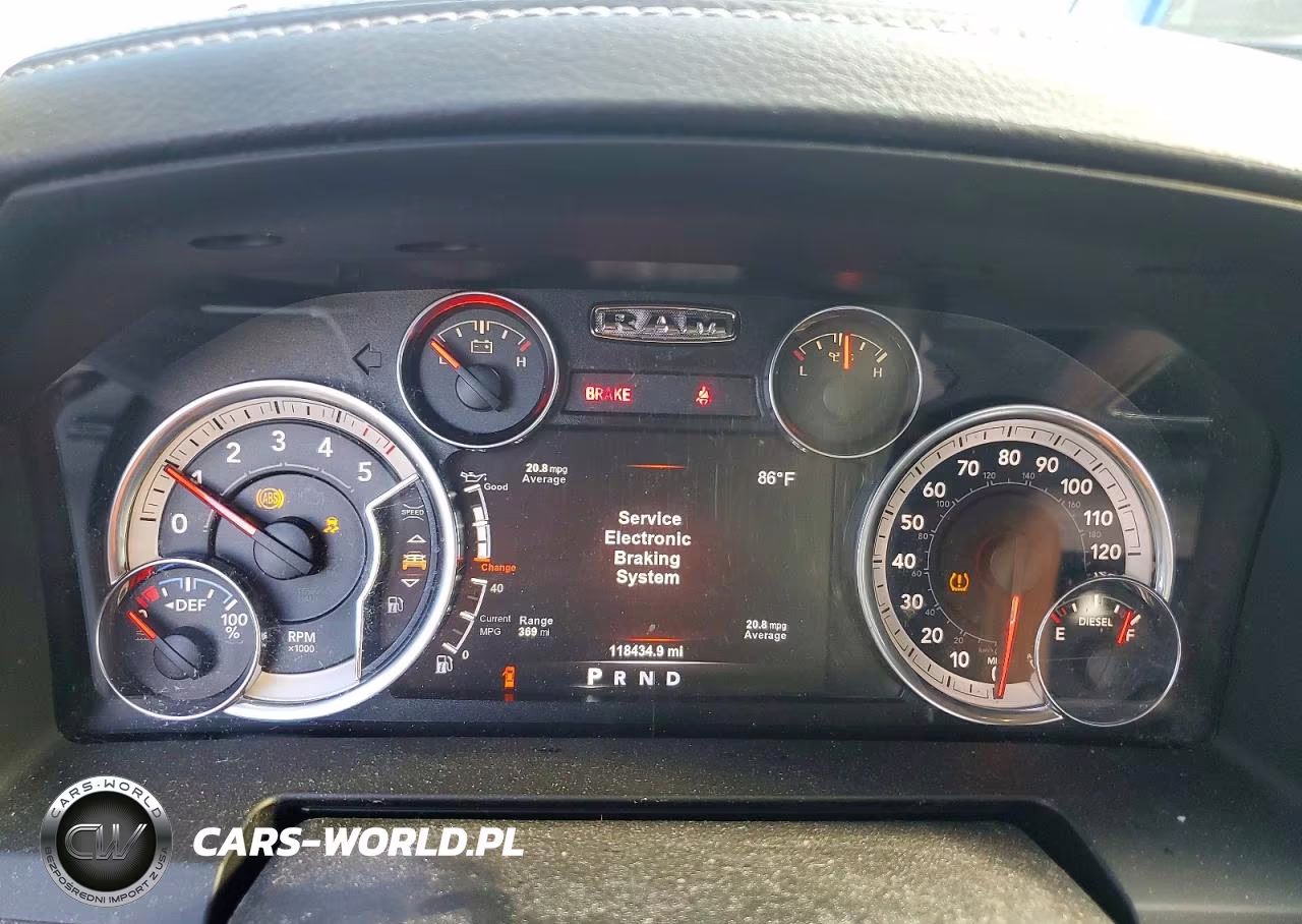 2018 Ram 1500 Laramie VIN:1C6RR7NM6JS309261 - 9