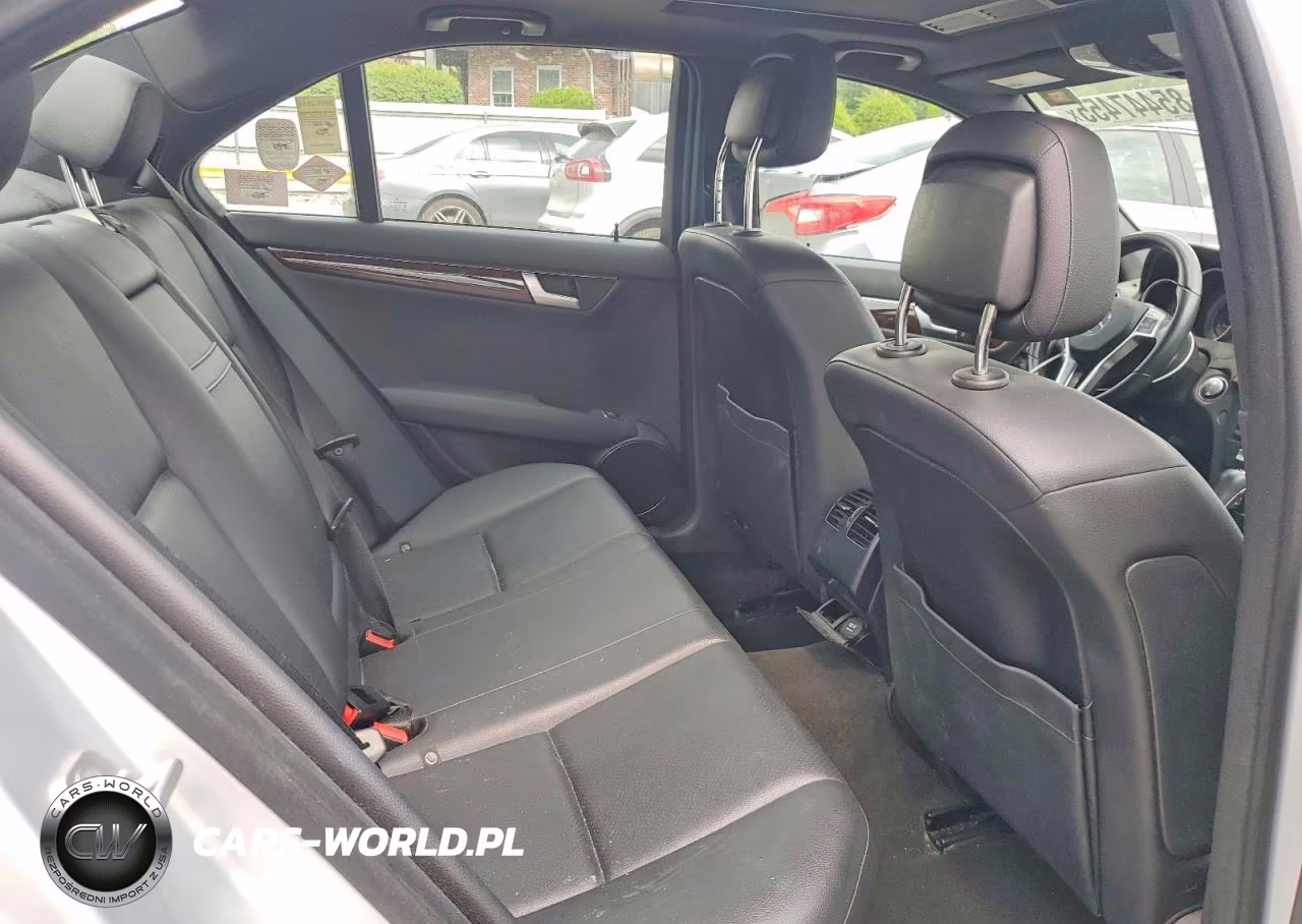 2012 Mercedes-Benz C 300 4Matic VIN:WDDGF8BB7CR239996 - 10