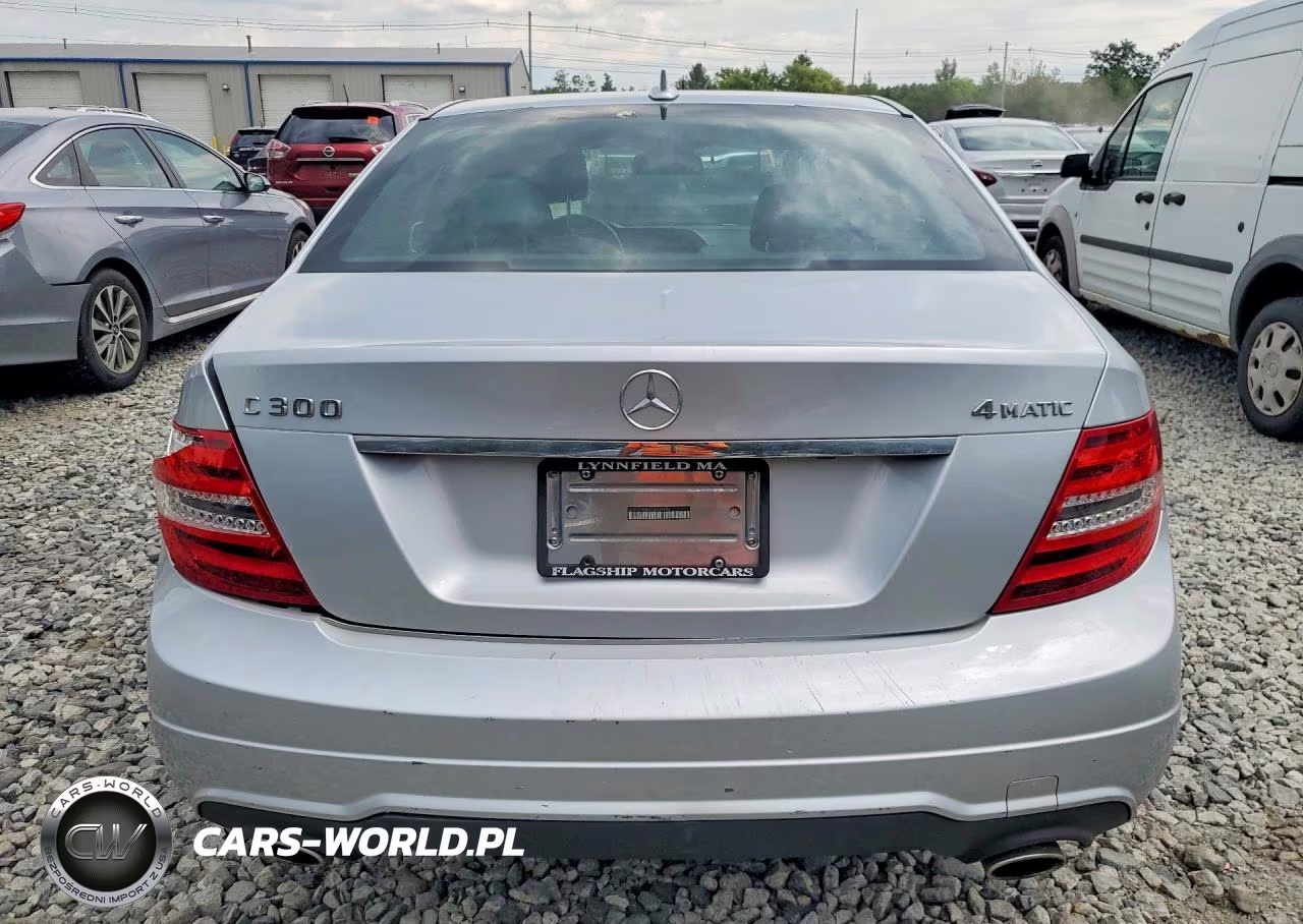 2012 Mercedes-Benz C 300 4Matic VIN:WDDGF8BB7CR239996 - 6