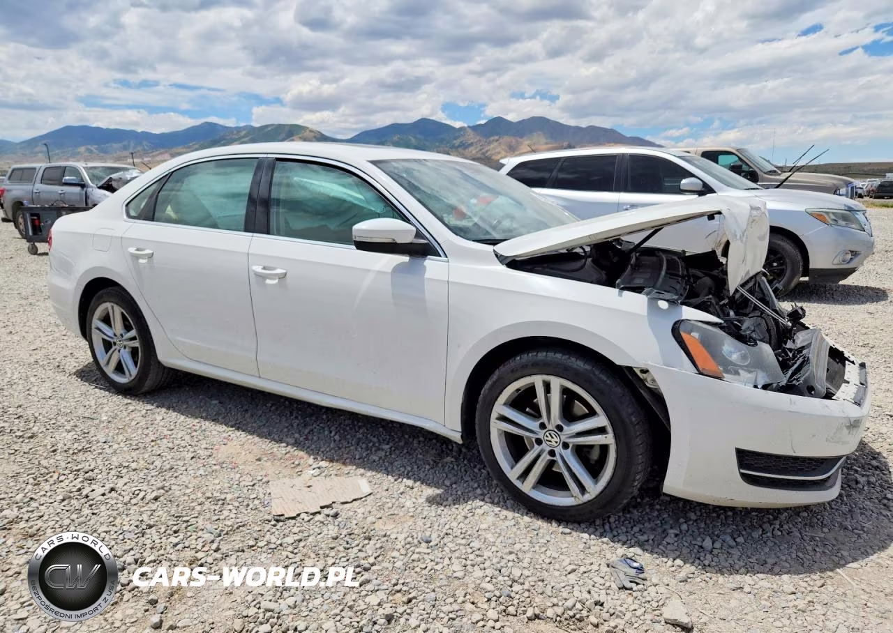 2014 Volkswagen Passat Se VIN:1VWBS7A3XEC113378 - 4