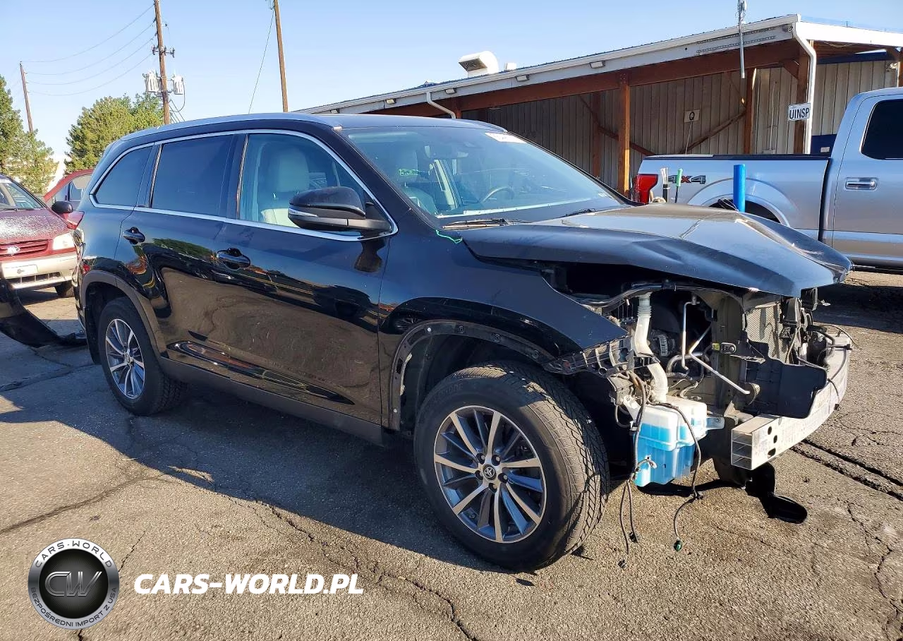 2019 Toyota Highlander Xle VIN:5TDJZRFH2KS592836 - 4