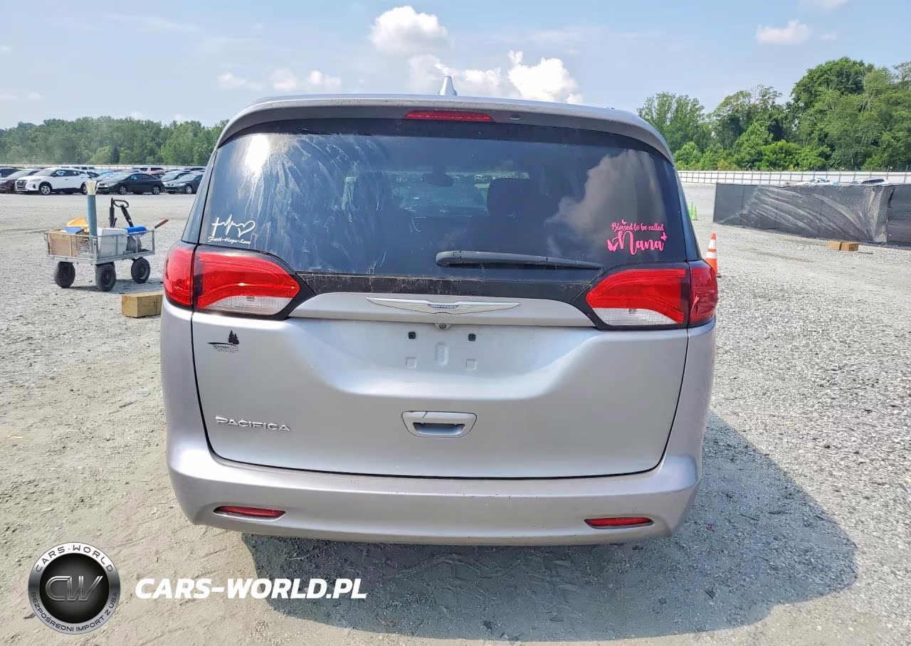2017 Chrysler Pacifica Touring VIN:2C4RC1DG9HR702900 - 6