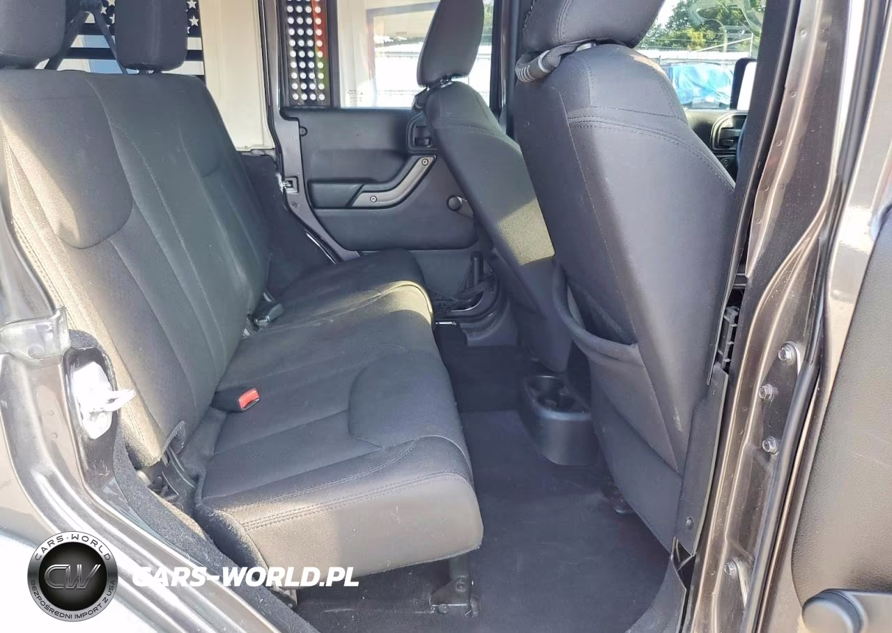 2016 Jeep Wrangler Unlimited Sport VIN:1C4BJWDG1GL178833 - 11