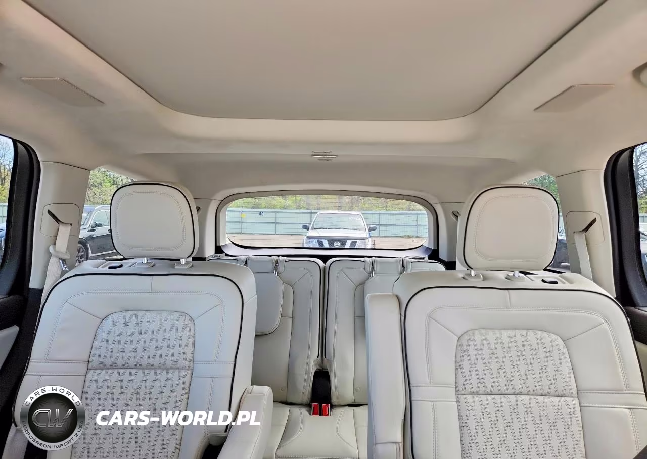 2023 Lincoln Aviator Black Label VIN:5LM5J9XC0PGL21358 - 10
