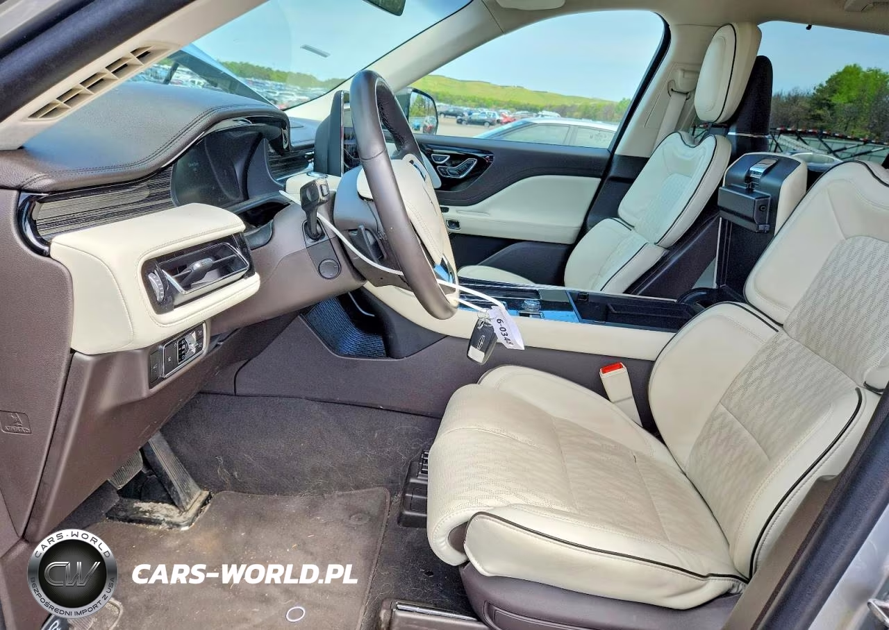 2023 Lincoln Aviator Black Label VIN:5LM5J9XC0PGL21358 - 7