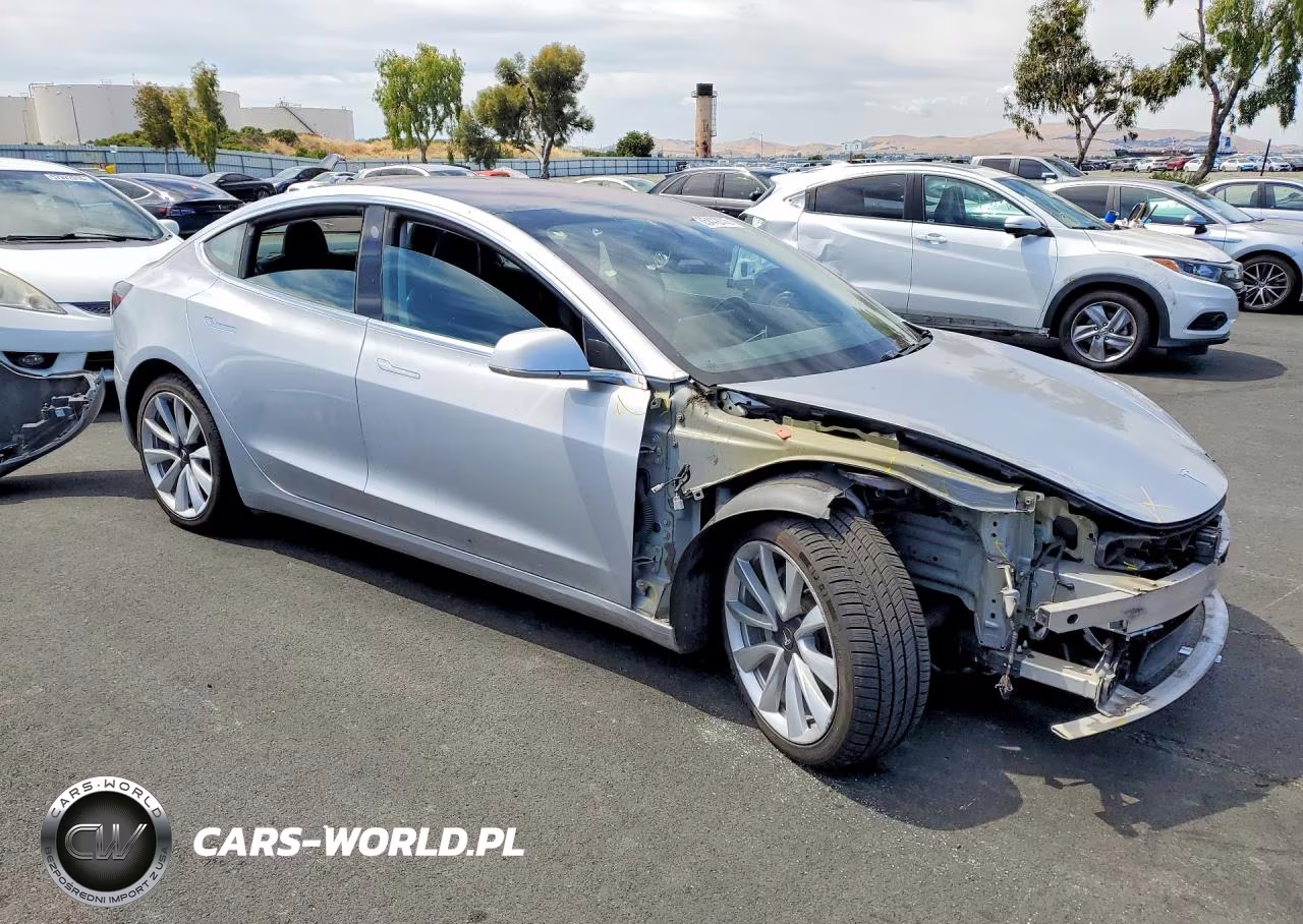 2018 Tesla Model 3 VIN:5YJ3E1EB4JF091193 - 4