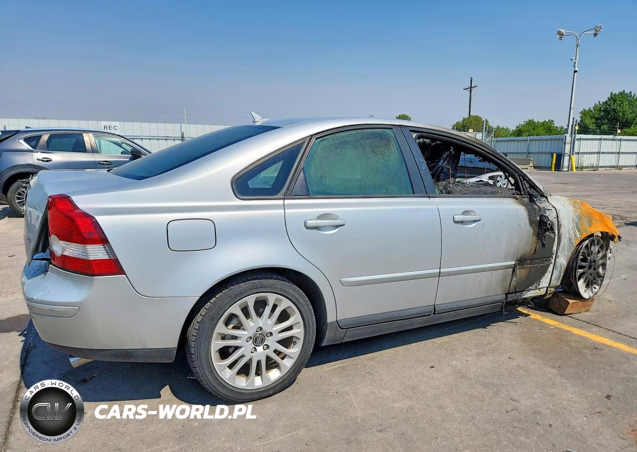 2005 Volvo S40 T5 VIN:YV1MS682452050801 - 3