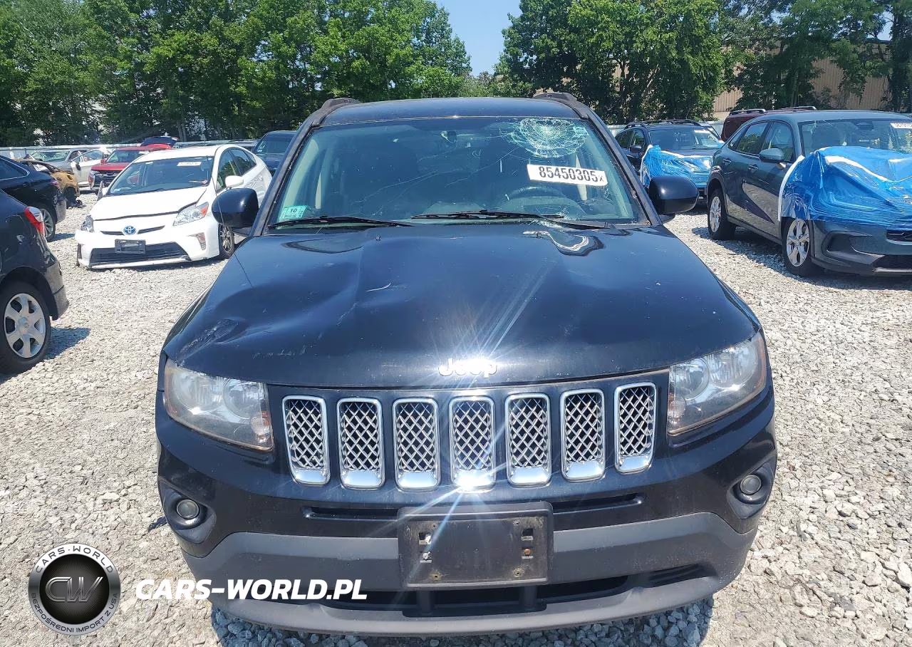 2016 Jeep Compass Latitude VIN:1C4NJDEBXGD663048 - 5