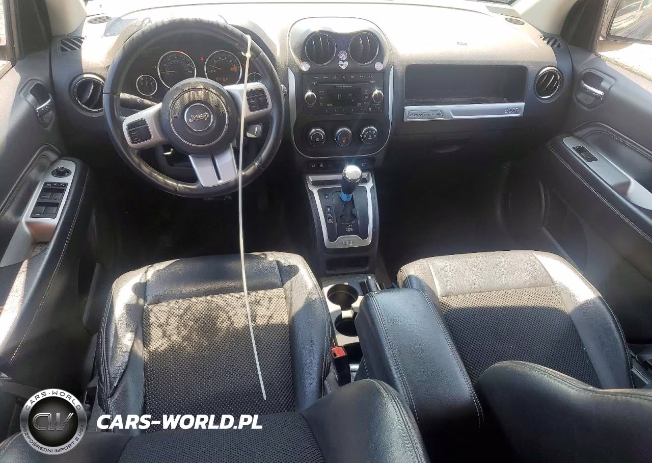 2016 Jeep Compass Latitude VIN:1C4NJDEBXGD663048 - 8