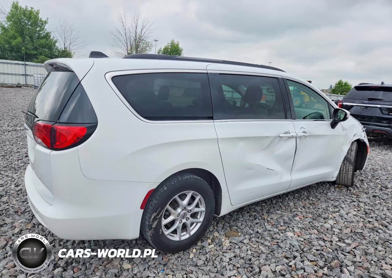 2021 Chrysler Voyager Lxi VIN:2C4RC1DG8MR555074 - 3