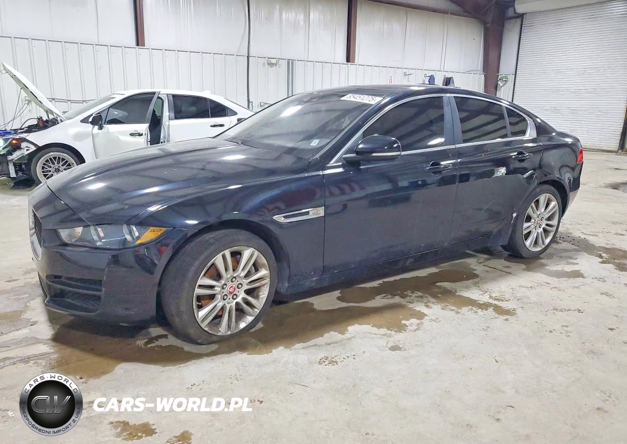 2019 Jaguar Xe – zdjęcie 1 z 12