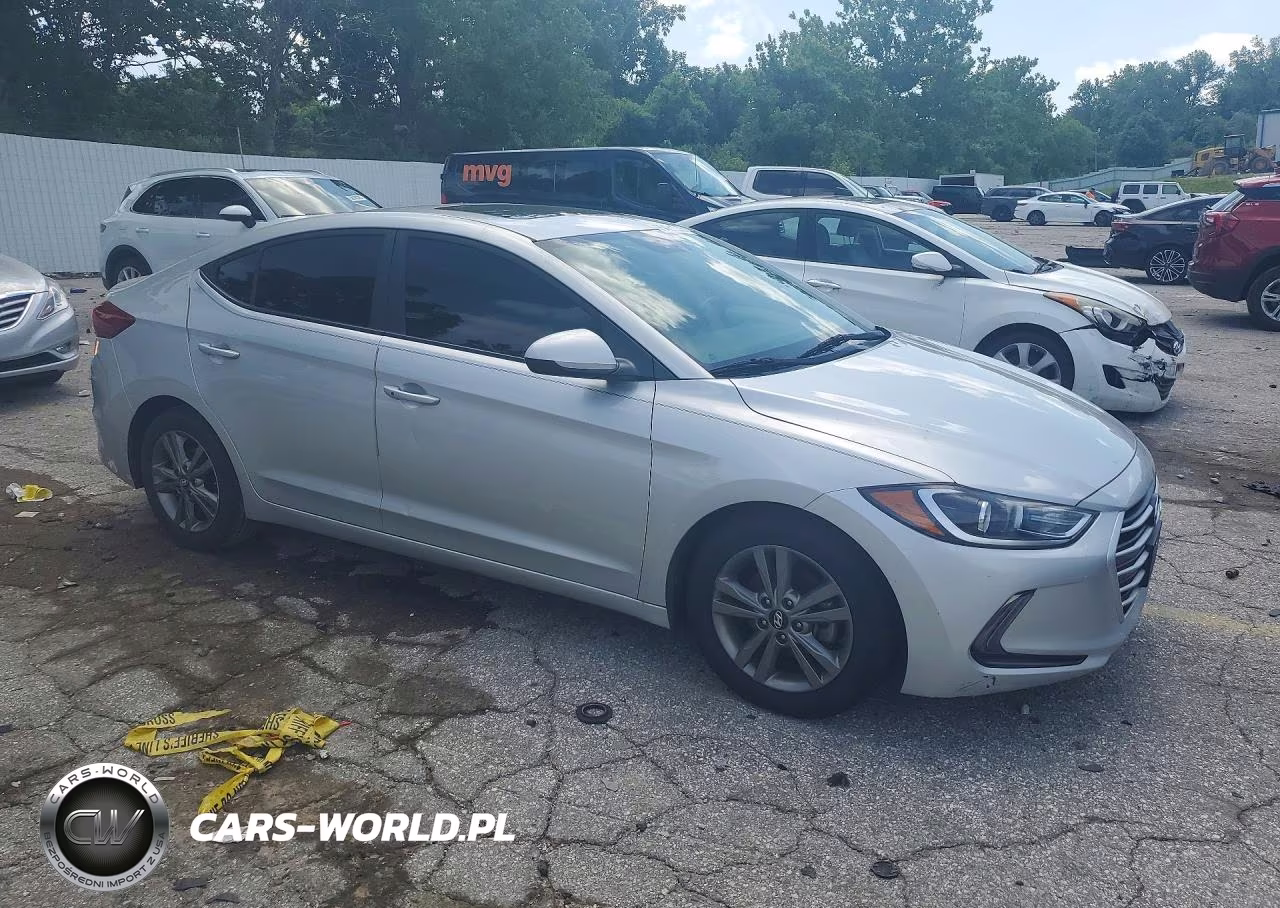 2018 Hyundai Elantra Value Edition VIN:5NPD84LF0JH402347 - 4