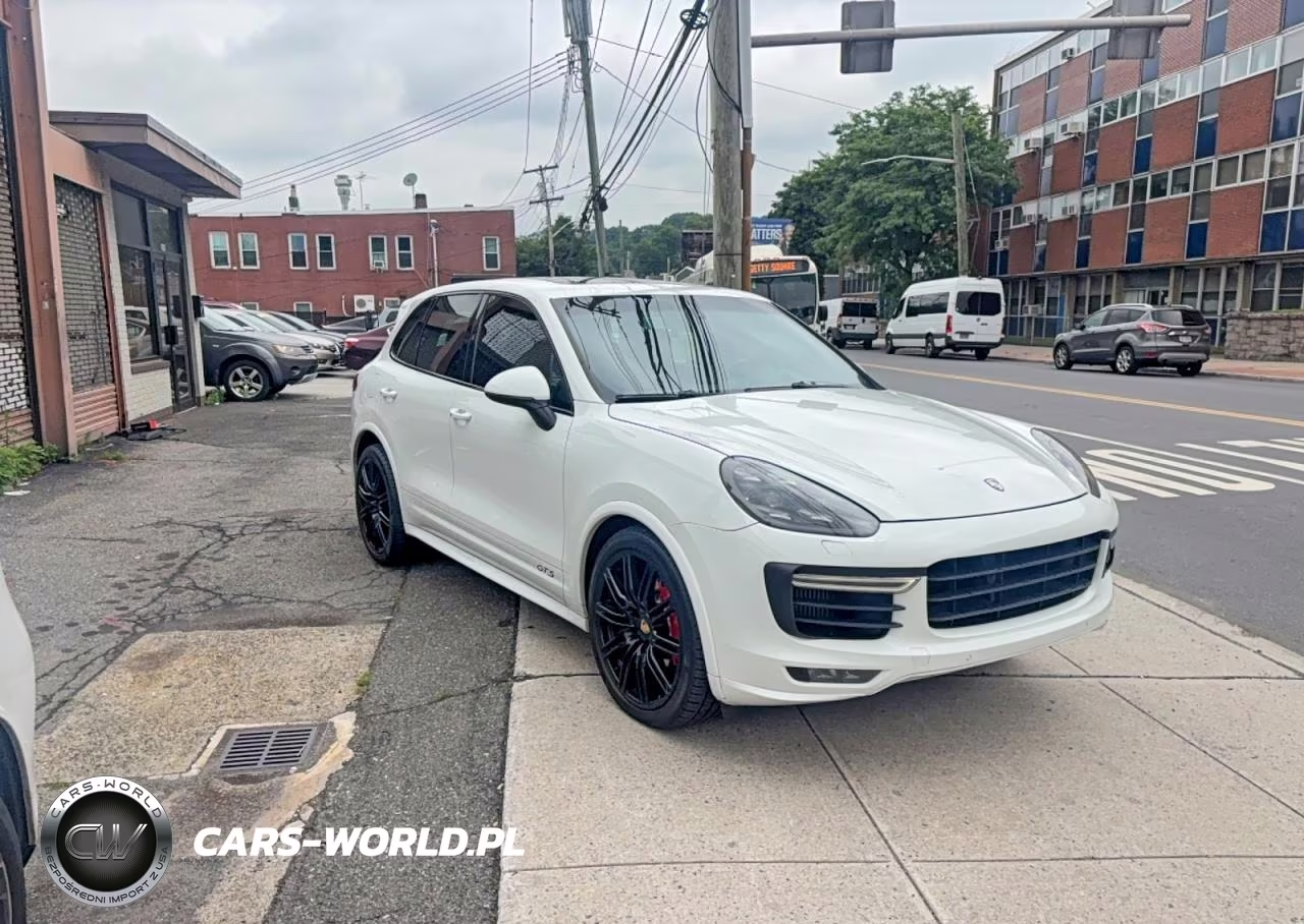 2016 Porsche Cayenne Gts