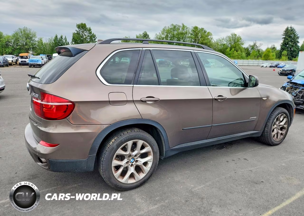 2013 BMW X5 xDrive35I VIN:5UXZV4C50D0B06897 - 3