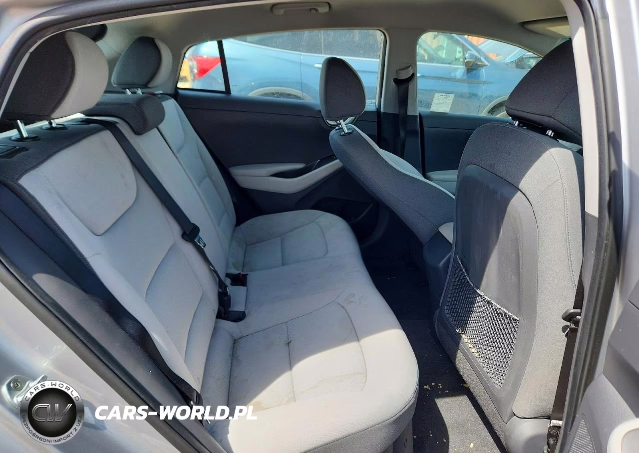 2022 Hyundai Ioniq Blue VIN:KMHC65LC8NU268367 - 10