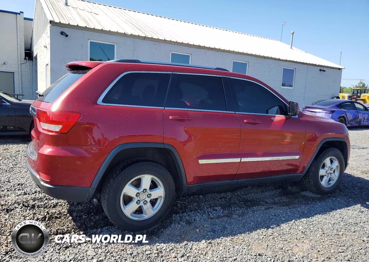 2013 Jeep Grand Cherokee Laredo VIN:1C4RJFAGXDC644418 - 3
