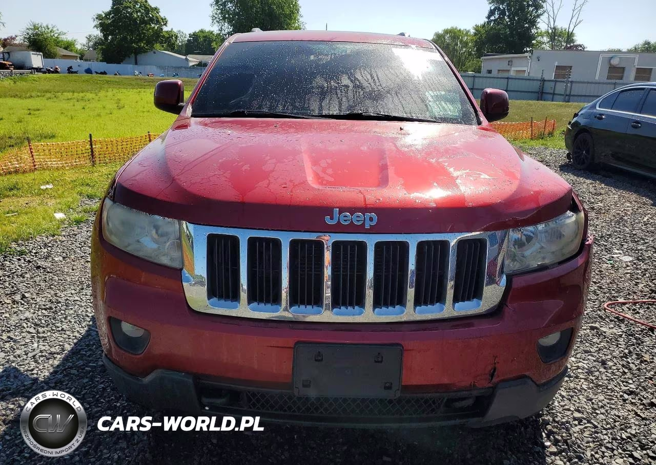 2013 Jeep Grand Cherokee Laredo VIN:1C4RJFAGXDC644418 - 5