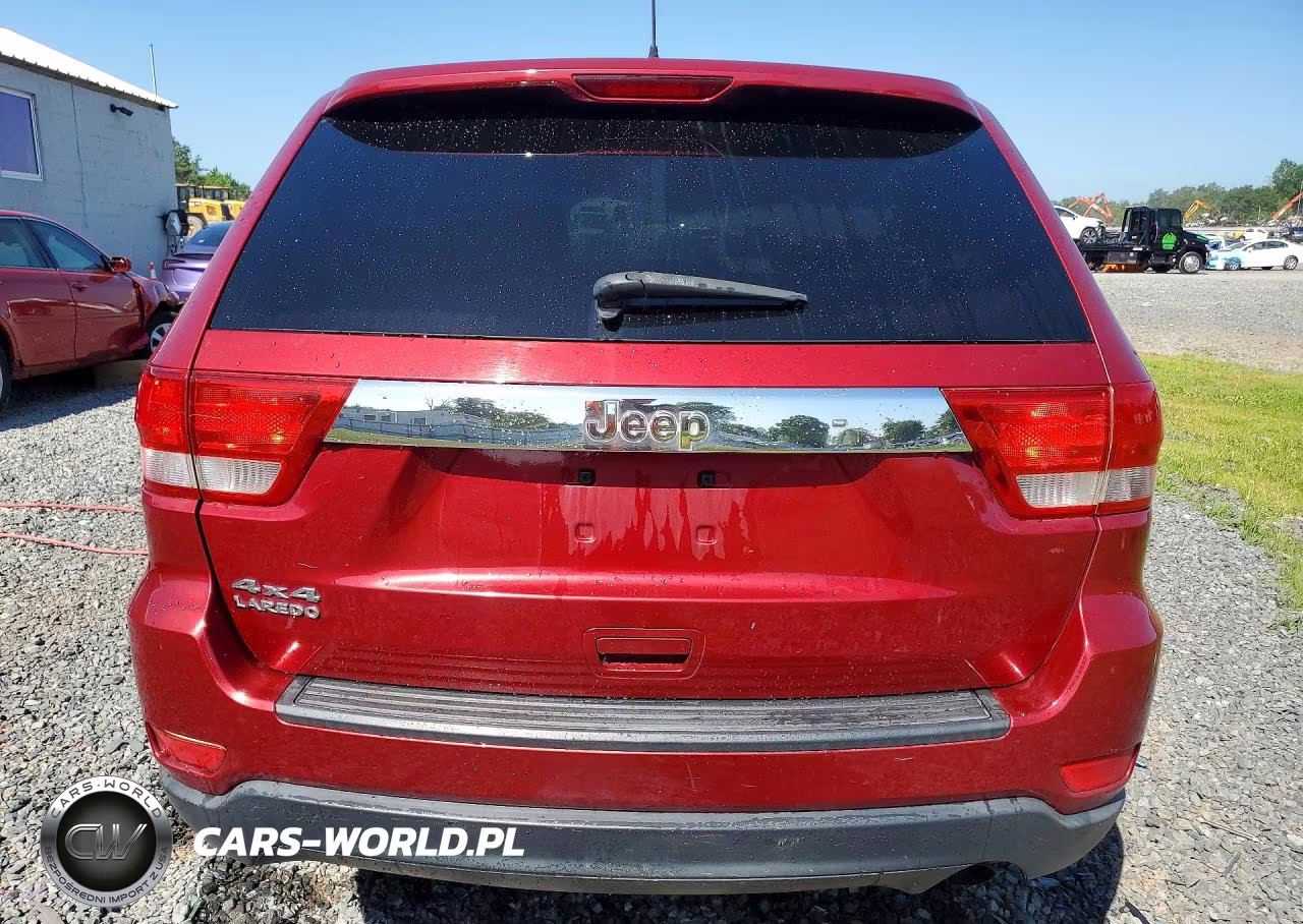 2013 Jeep Grand Cherokee Laredo VIN:1C4RJFAGXDC644418 - 6