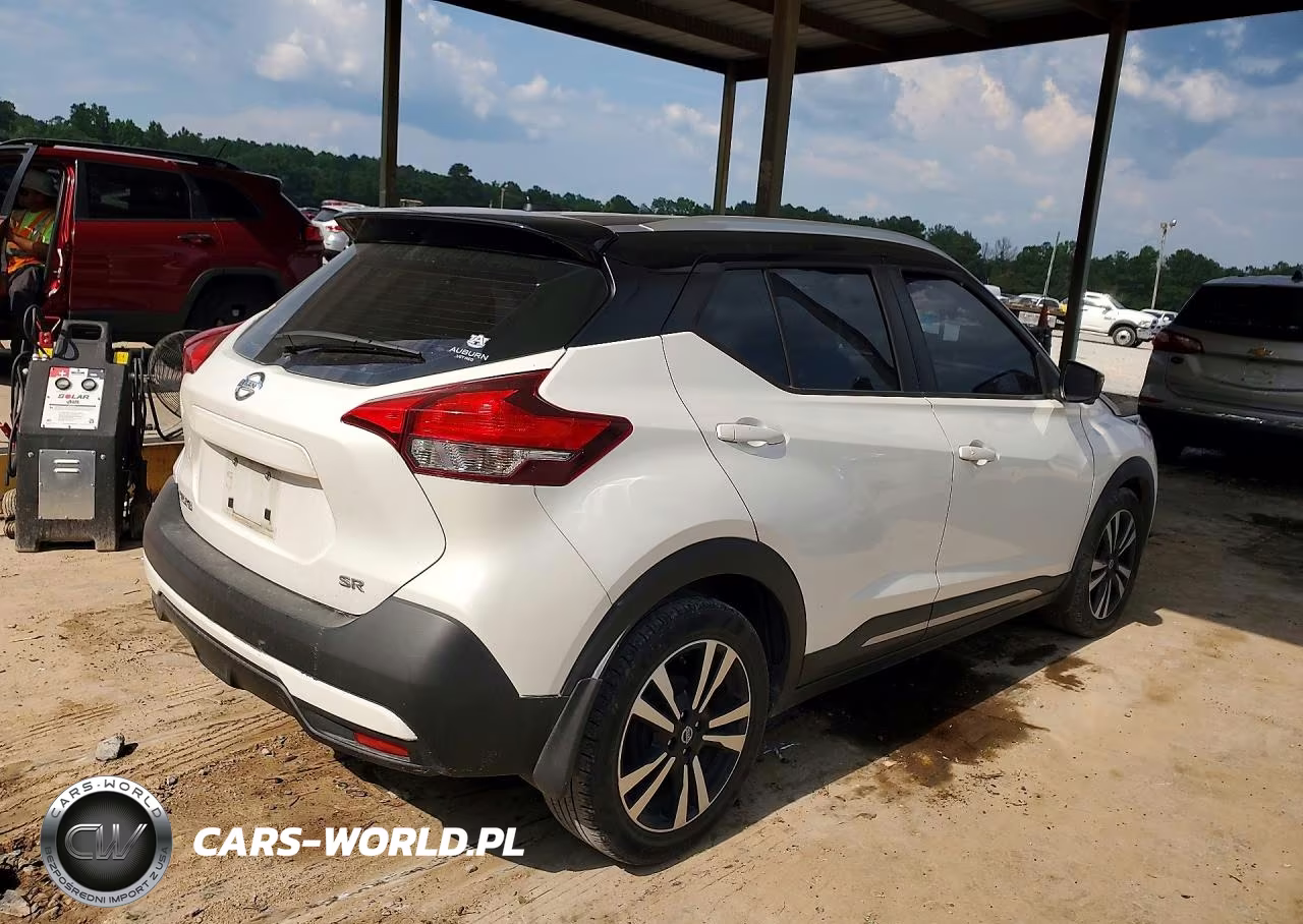 2019 Nissan Kicks Sr VIN:3N1CP5CUXKL471621 - 3