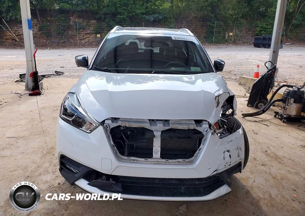 2019 Nissan Kicks Sr VIN:3N1CP5CUXKL471621 - 5
