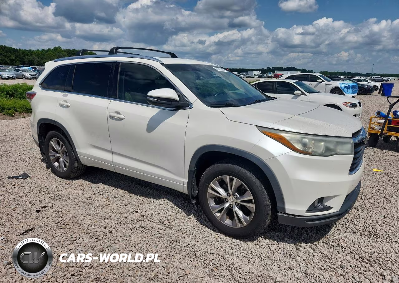 2015 Toyota Highlander Xle VIN:5TDJKRFH7FS113224 - 4