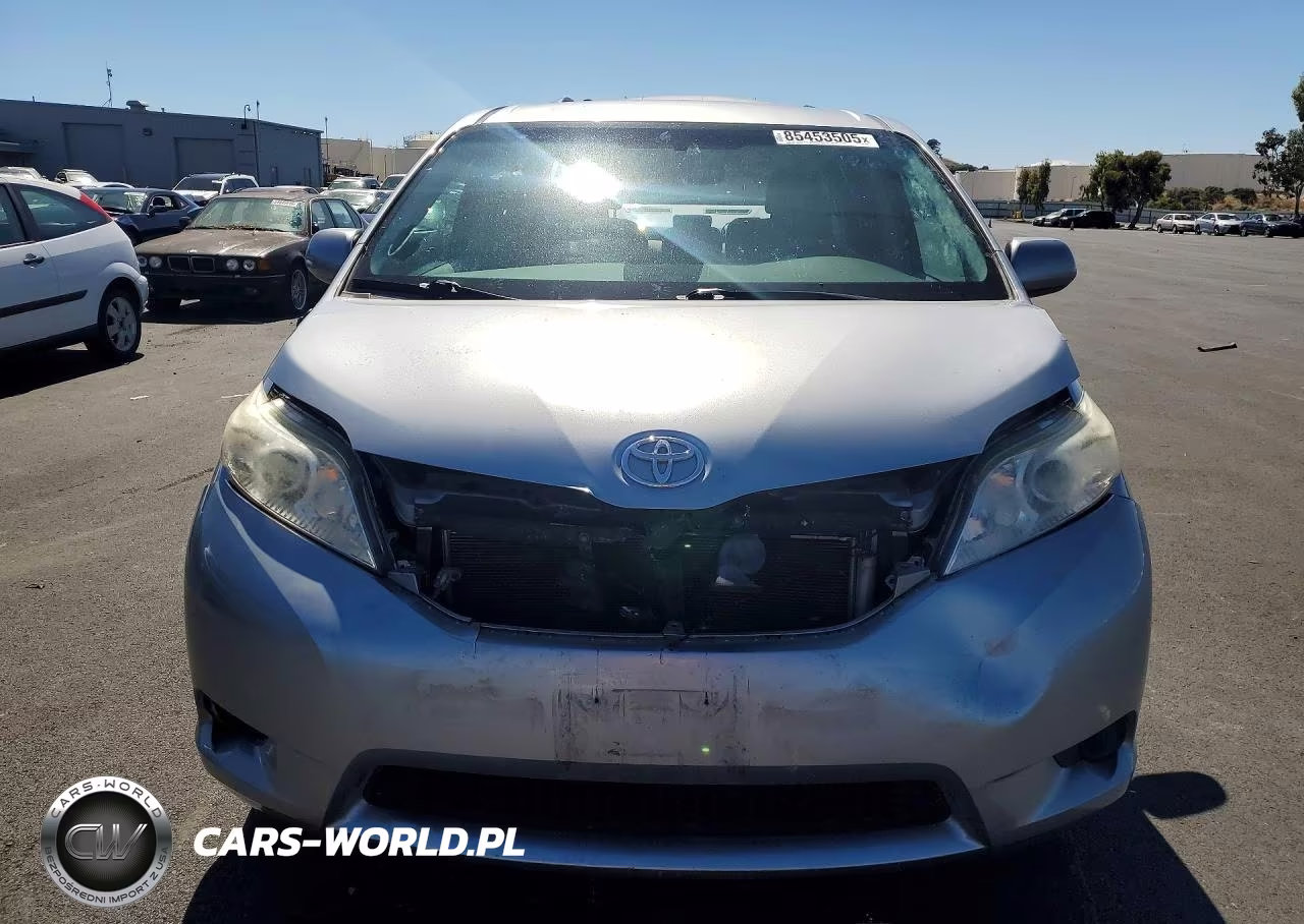 2013 Toyota Sienna Le VIN:5TDKK3DC2DS355621 - 5