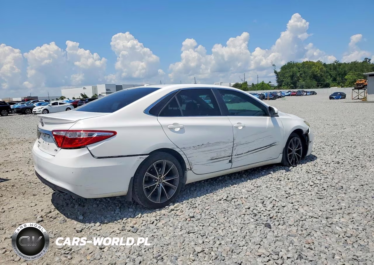 2015 Toyota Camry Xse VIN:4T1BF1FK1FU048576 - 3